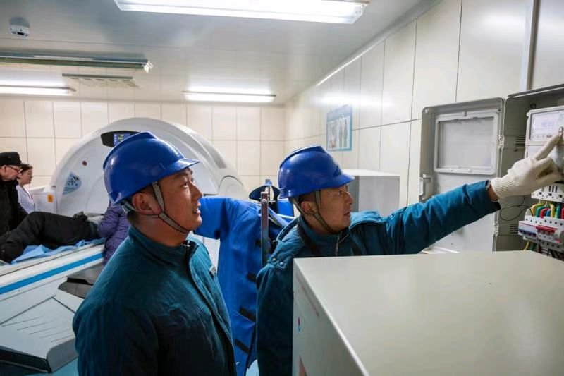 pad mounted transformer installation for hospital outdoor service area