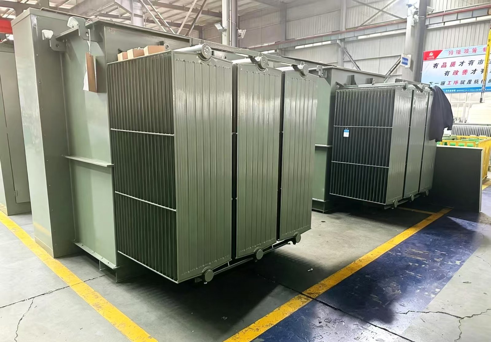 Pad Mounted Transformer Rear Structure and Dimension Review Rear view of pad mounted transformer showing cabinet structure and external dimensions