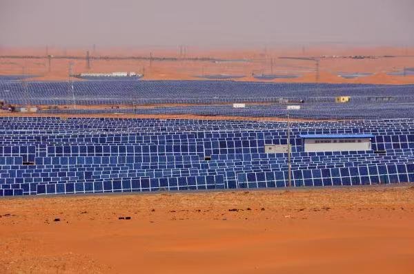 solar panels in desert project environment