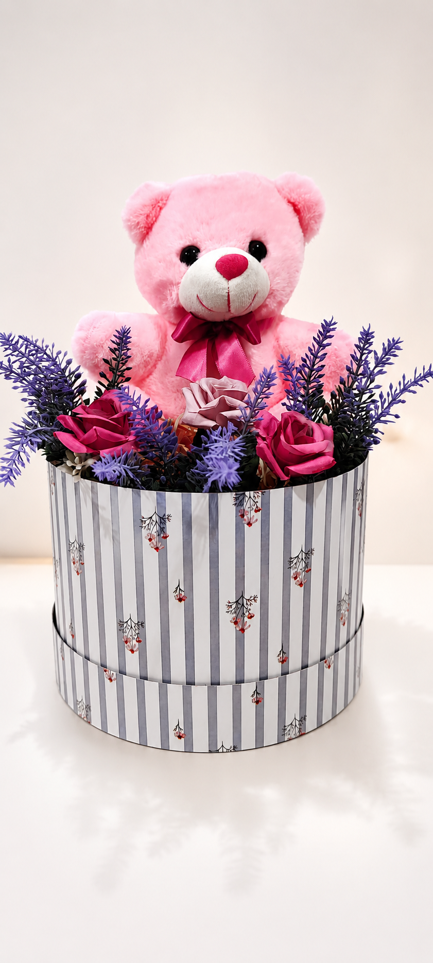 Ursinho rosa com flores e presente da Canto do Verde, floricultura em Campinas