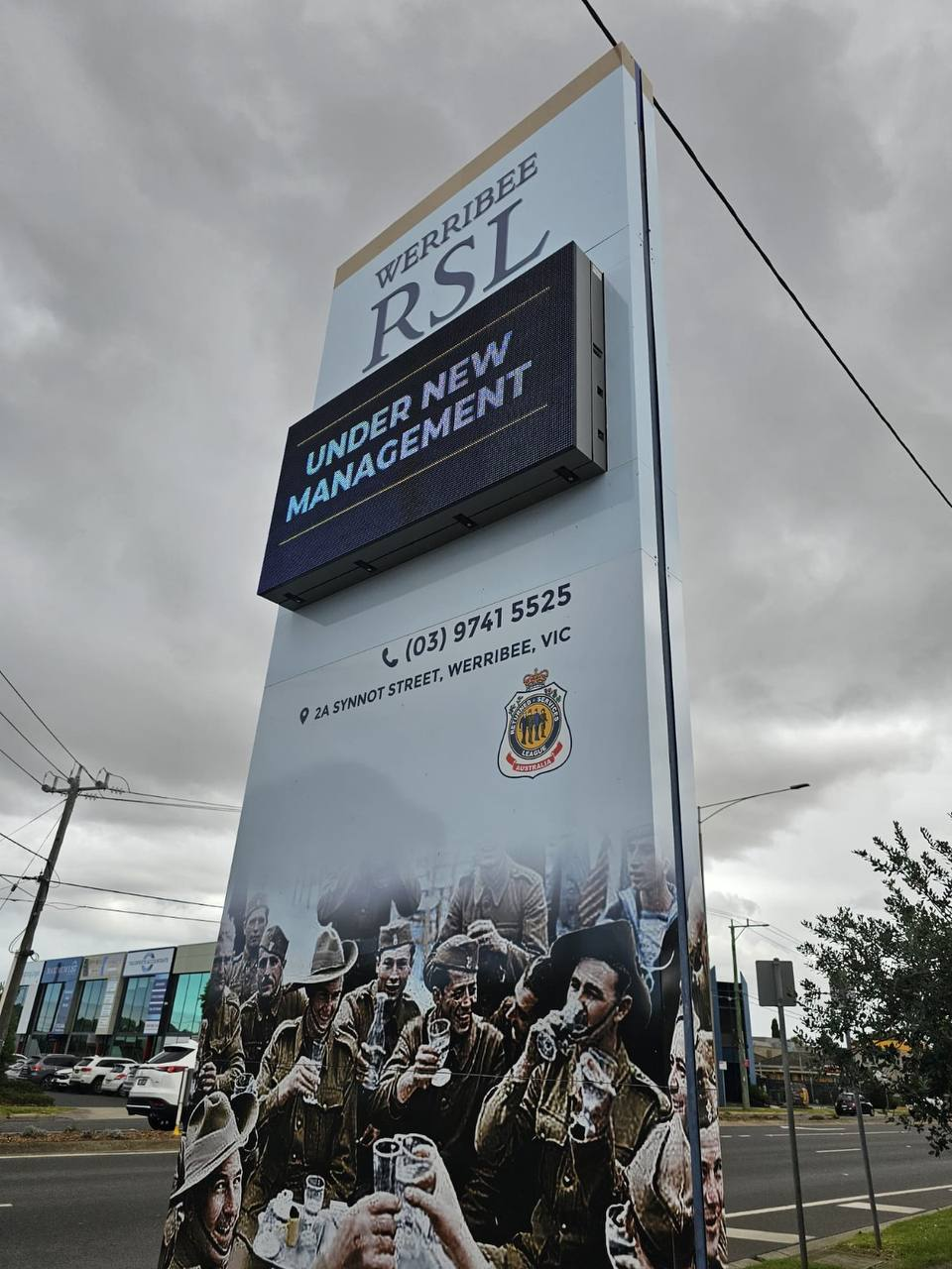 High Rise Led Pylon Sign Hostinger Horizons
